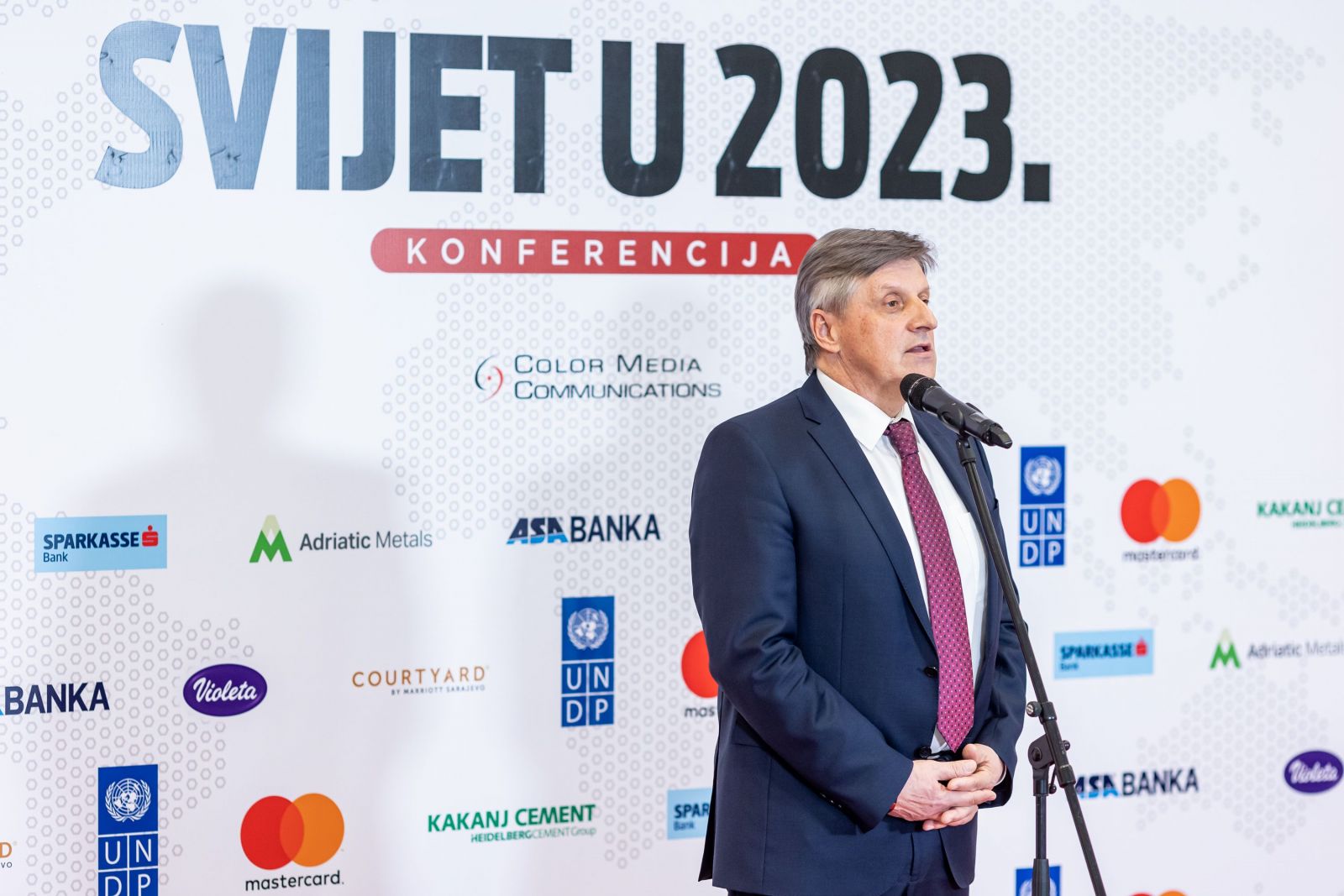 BiH u 2023. čeka usporeni ekonomski rast, ali ne i recesija